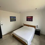 Moderne Piscine Privative Hauteurs De