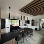 Moderne Piscine Privative Hauteurs De فيلة *
