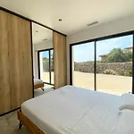Moderne Piscine Privative Hauteurs De فيلة