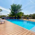 Moderne Piscine Privative Hauteurs De * نيم