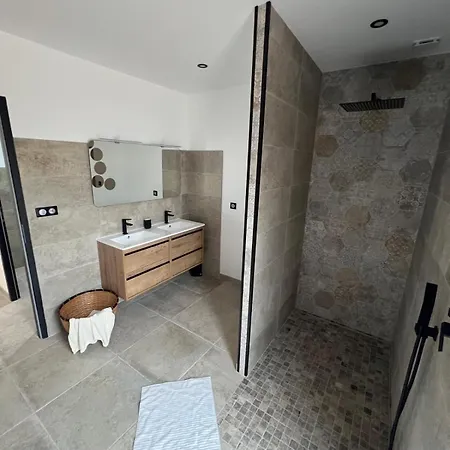 Moderne Piscine Privative Hauteurs De 别墅